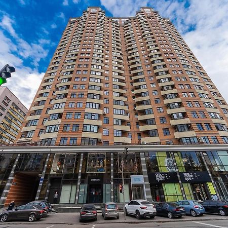 Ferienwohnung Vip In A New Building Near Lesi Ukrainki 7A Kiew Exterior foto